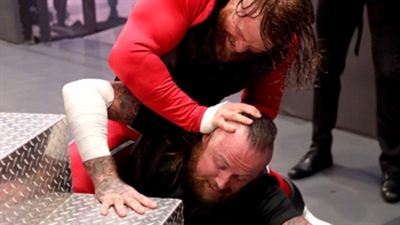 Murphy attacks Aleister Black's eye: Raw, July 27, 2020