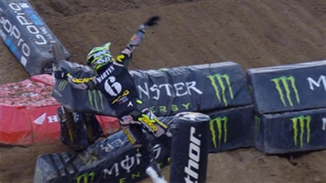 Jeremy Martin Wrecks in Qualifying at San Diego ' 2017 Monster Energy Supercross