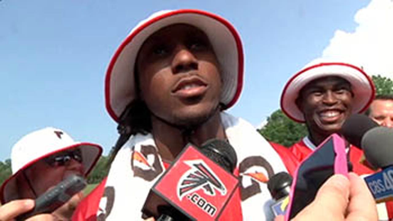 Roddy and Julio crack jokes at Falcons camp