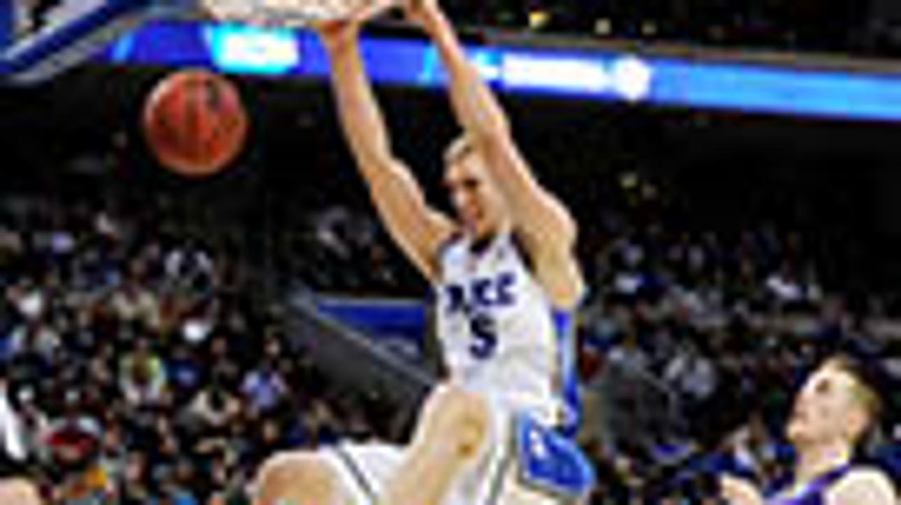 Curry leads Duke over Albany