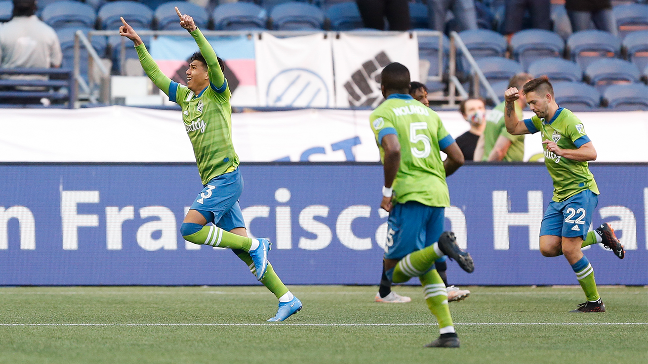 Sounders stay atop MLS table with 2-0 win over LAFC