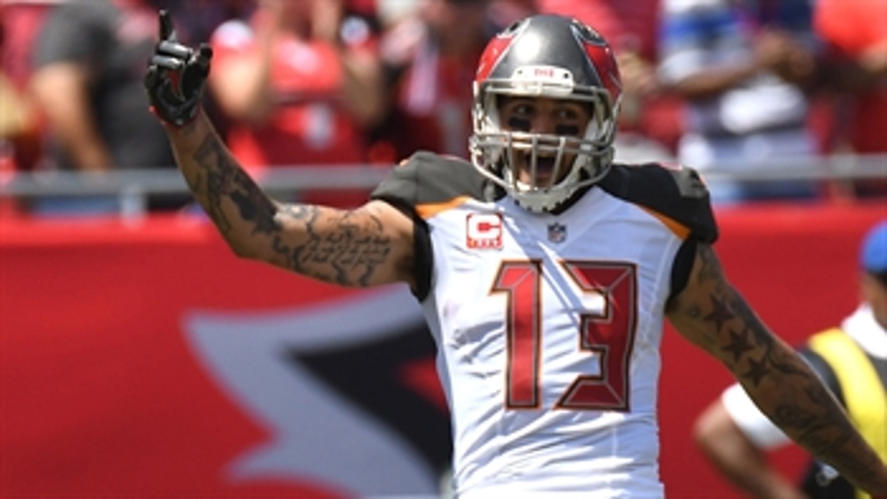 WATCH Mike Evans' stellar toe-tip TD catch to put the Bucs up 7-0 over the Bears