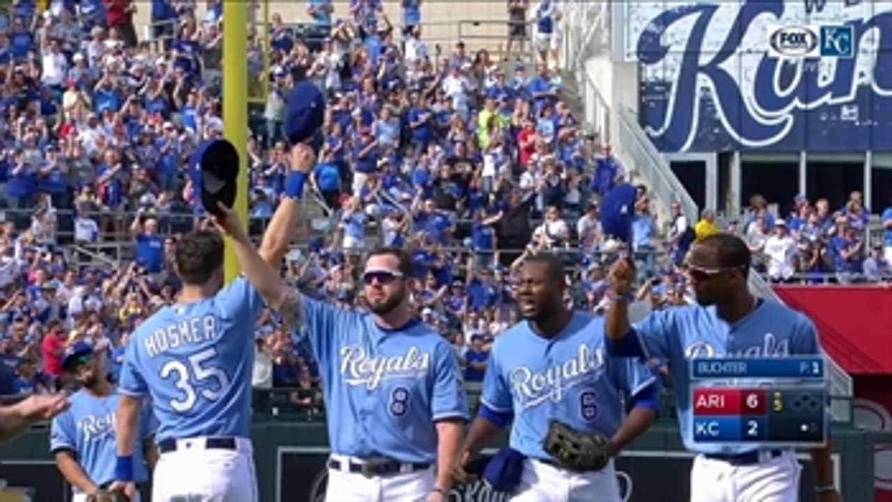 Hosmer, Moustakas, Cain and Escobar exit Royals' season finale in unison