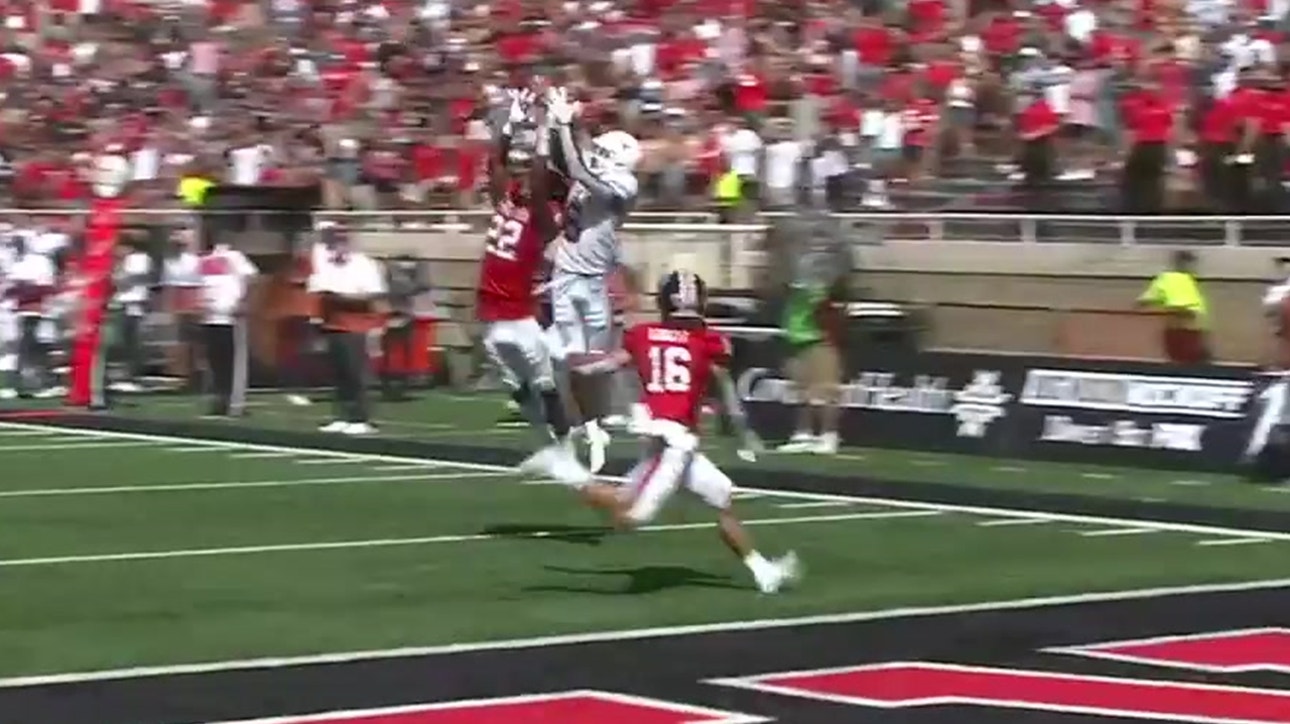 Sam Ehlinger tosses 31-yard TD to Joshua Moore, Texas leads Texas Tech, 17-7