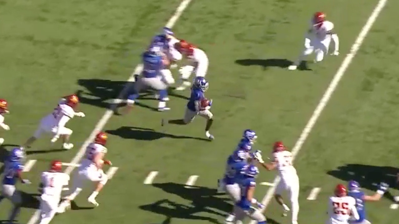 Kansas' Kenny Logan Jr. returns kickoff for 102-yard touchdown, trails Iowa State 14-27