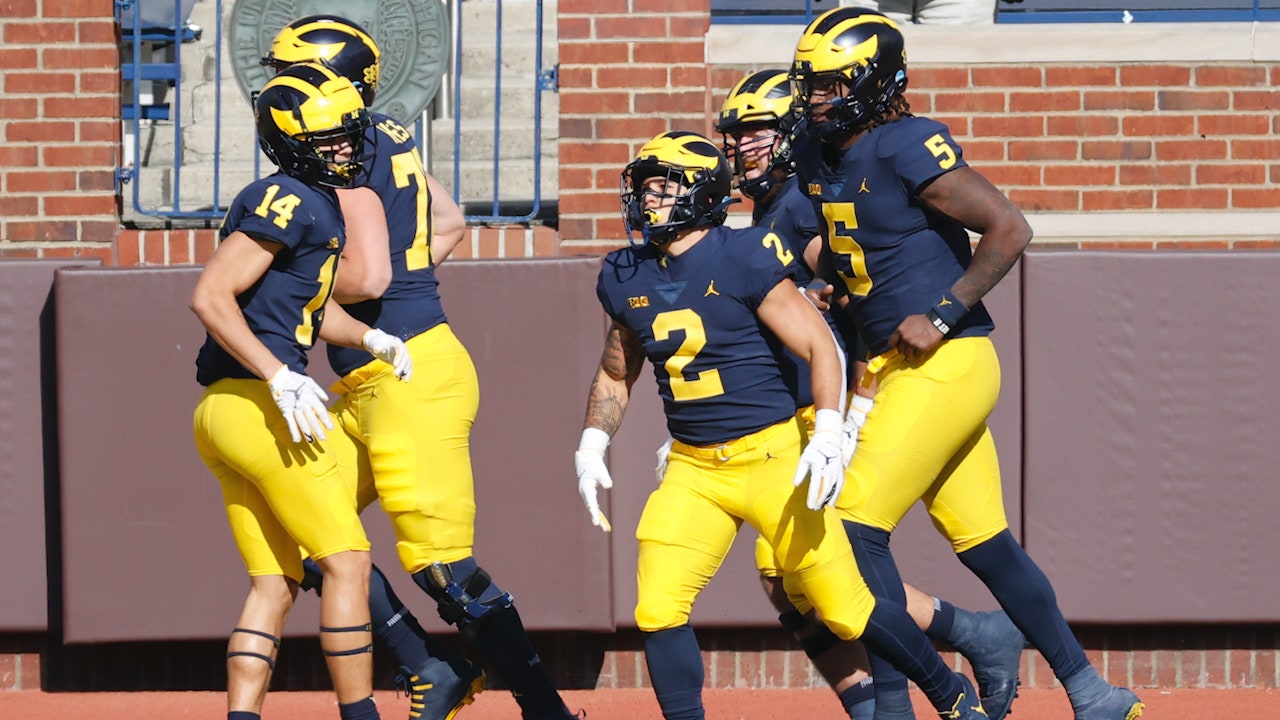 Michigan ties game vs. Michigan State behind Blake Corum’s second touchdown, 17-17