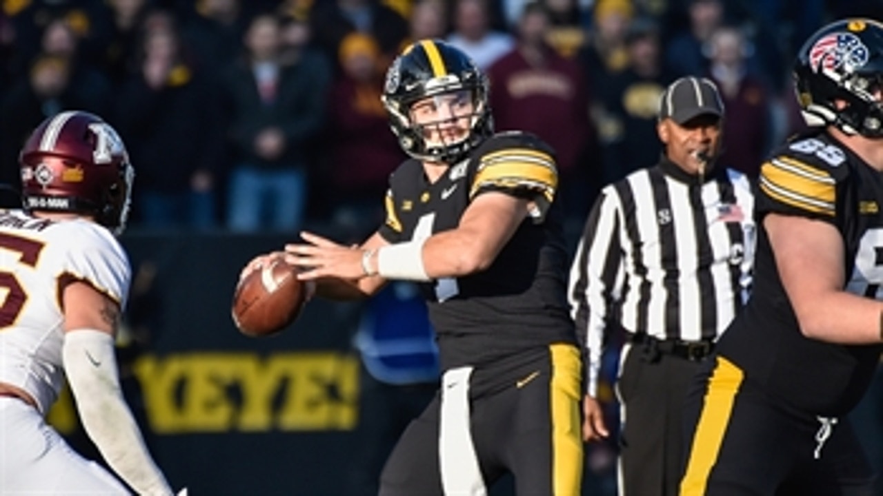 No. 20 Iowa jumps on No. 8 Minnesota with a pair of early TDs, 13-0
