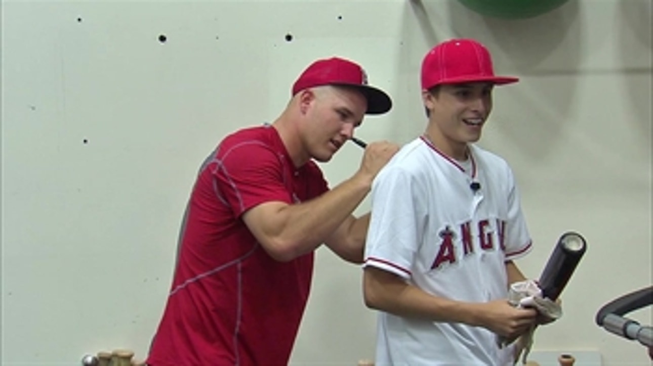 Angels Weekly: Mike Trout hangs with Make-A-Wish recipient at Angel Stadium