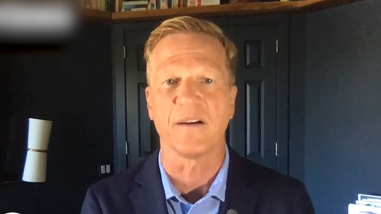 Ric Bucher: LeBron's ability to close games makes him the stronger MVP candidate over Giannis