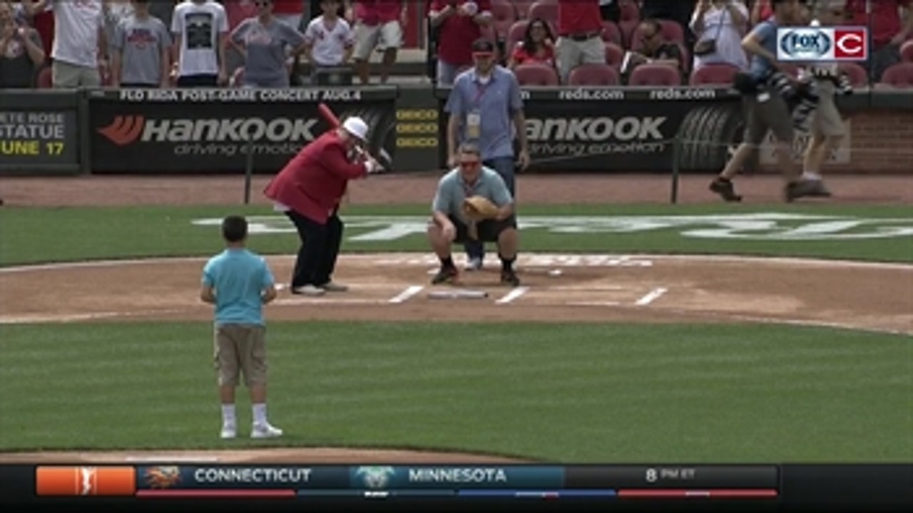 Three generations of Pete Rose's family perform ceremonial first at-bat