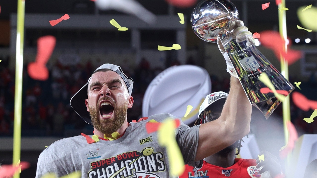 Travis Kelce reacts to Chiefs schedule, offseason additions and Gronk's return to the NFL