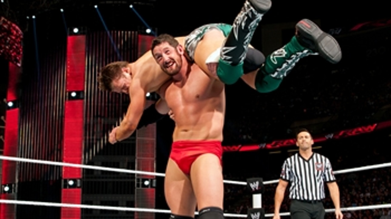 The Miz vs. Wade Barrett - Intercontinental Title Match: Raw, April 8, 2013 (Full Match)