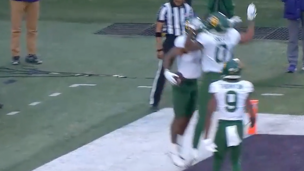 Trestan Ebner rushes six yards for a touchdown, Baylor leads Kansas State 7-0 early