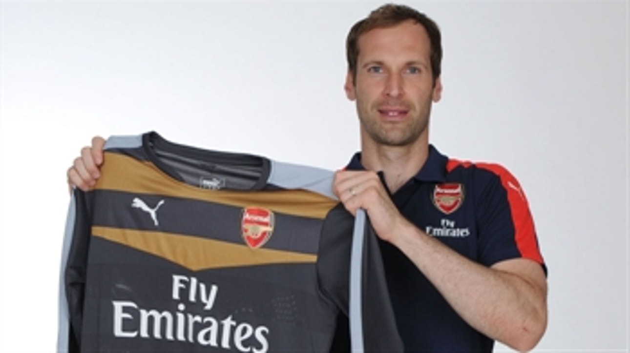 Petr Cech officially joins Arsenal