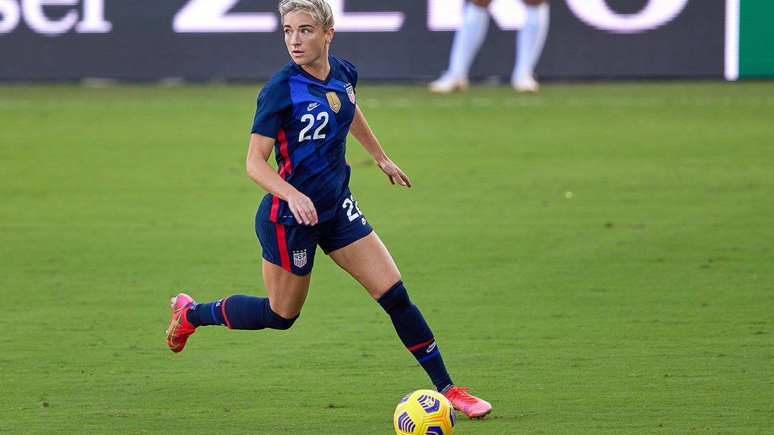 Kristie Mewis adds to USWNT's lead with a late first-half goal