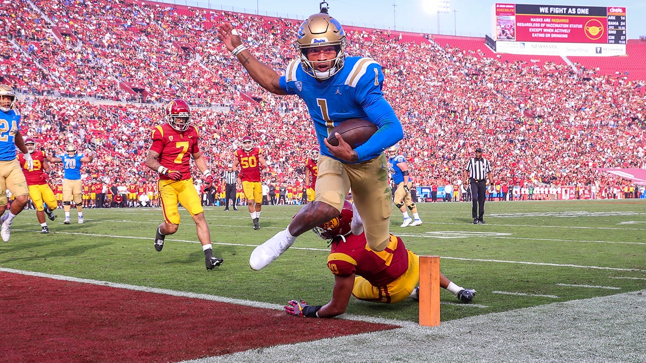 Dorian Thompson-Robinson dazzles with six touchdowns in UCLA's 62-33 pummeling of USC