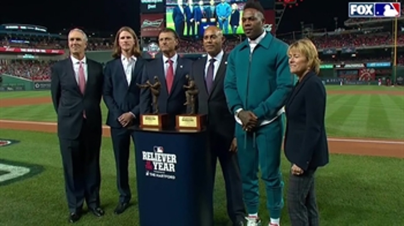 Mariano Rivera, Trevor Hoffman give out the 2019 Reliever of the Year Award