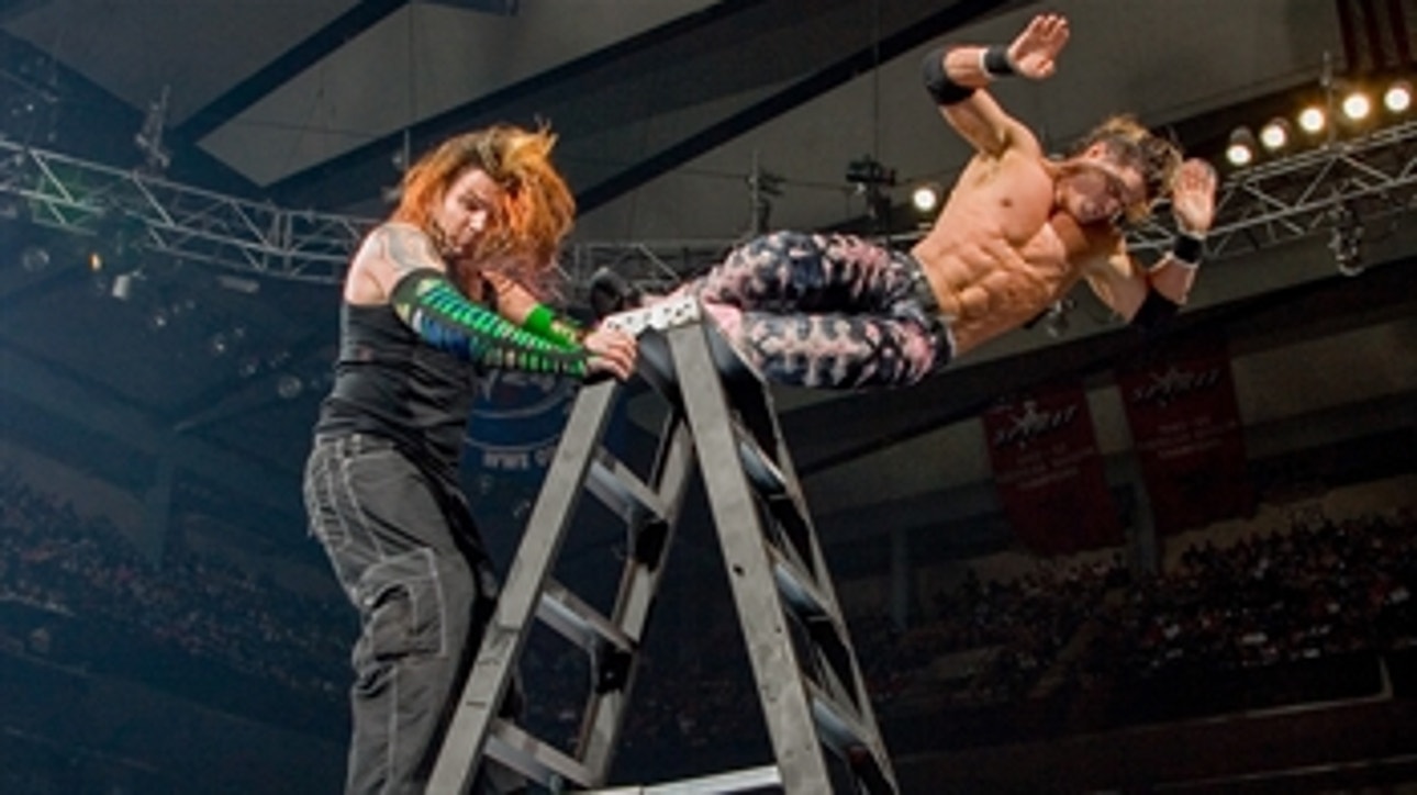 Johnny Nitro vs. Jeff Hardy - Intercontinental Title Ladder Match: Raw, Nov. 20, 2006 (Full Match)