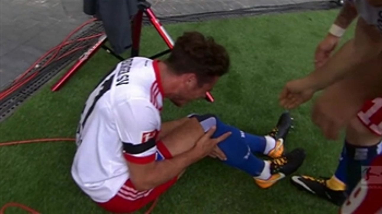 Nicolai Muller injures knee celebrating goal, gets subbed off ' 2017-18 Bundesliga Highlights