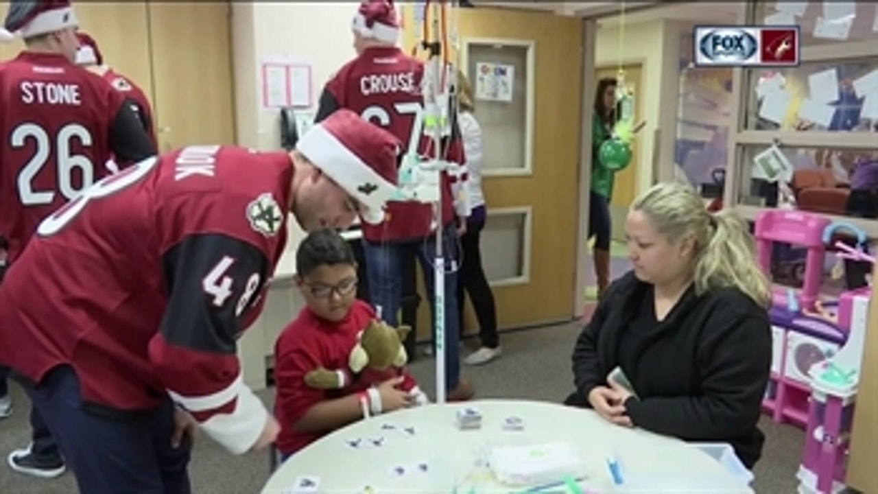 Coyotes pay inspirational visit to Phoenix Children's Hospital