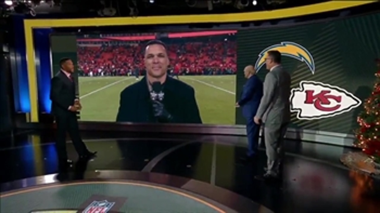 The FOX NFL Thursday crew talks to Tony Gonzalez before his induction into the Chiefs Ring of Honor