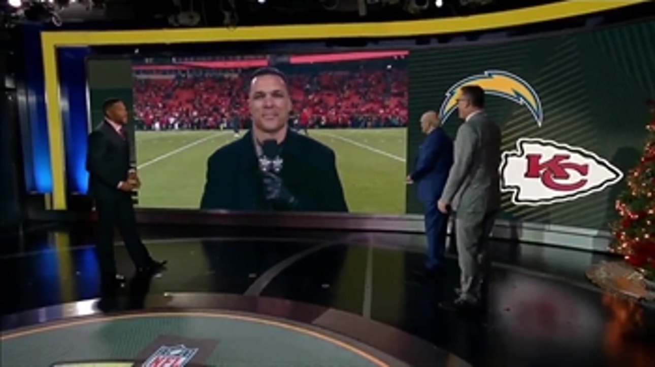 The FOX NFL Thursday crew talks to Tony Gonzalez before his induction into the Chiefs Ring of Honor