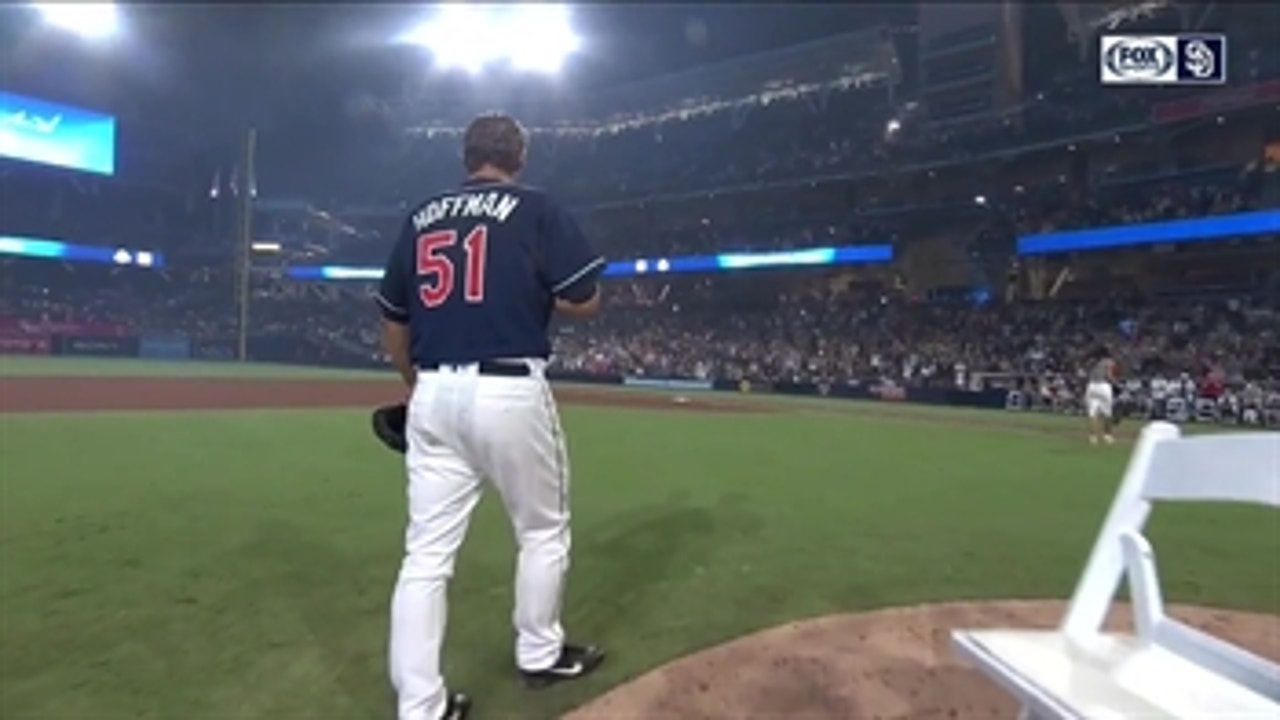 Padres Hall of Famer Trevor Hoffman is given ovation by Petco Park faithful