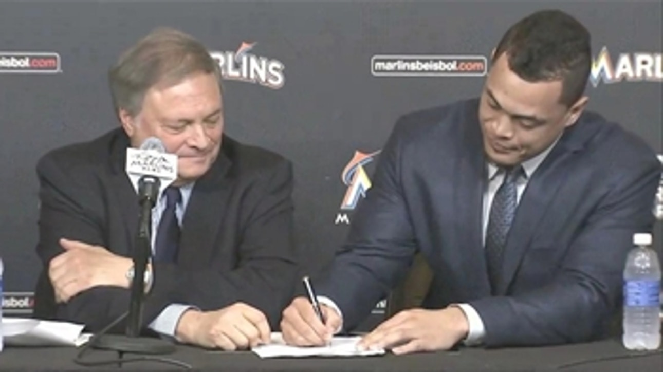 Giancarlo Stanton signs 13-year, $325 million contract with Miami Marlins