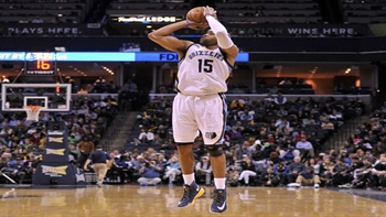 Grizzlies LIVE to Go: Vince Carter turns back the clock to give the Grizzlies a victory over the Bucks 113-93