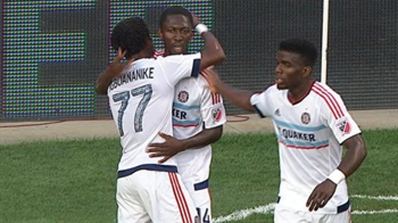 Igboananike gives Chicago early lead - 2015 MLS Highlights