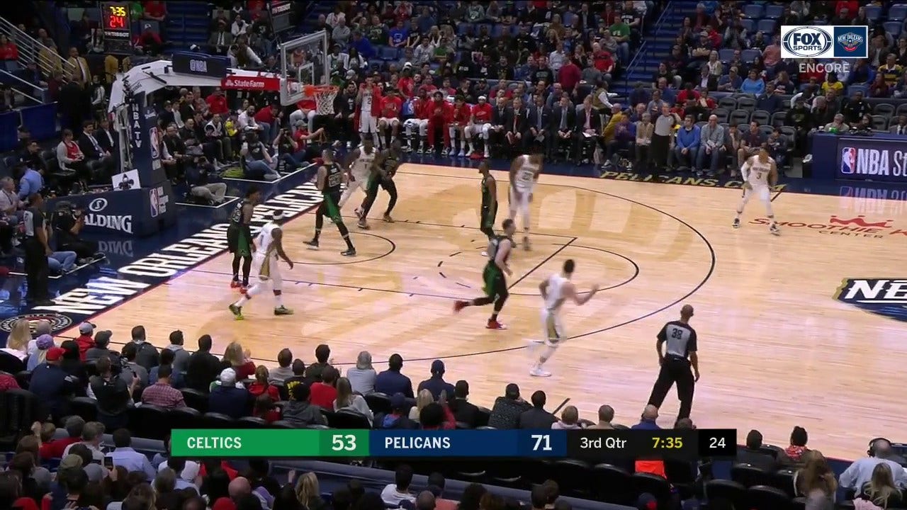 WATCH: Redick to Derrick Favors for the Floater | Pelicans ENCORE