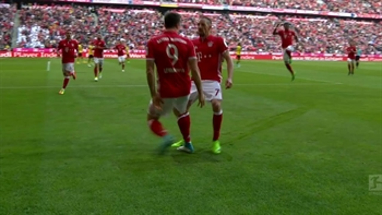 Robert Lewandowski scores a free kick for Bayern Munich ' 2016-17 Bundesliga Highlights