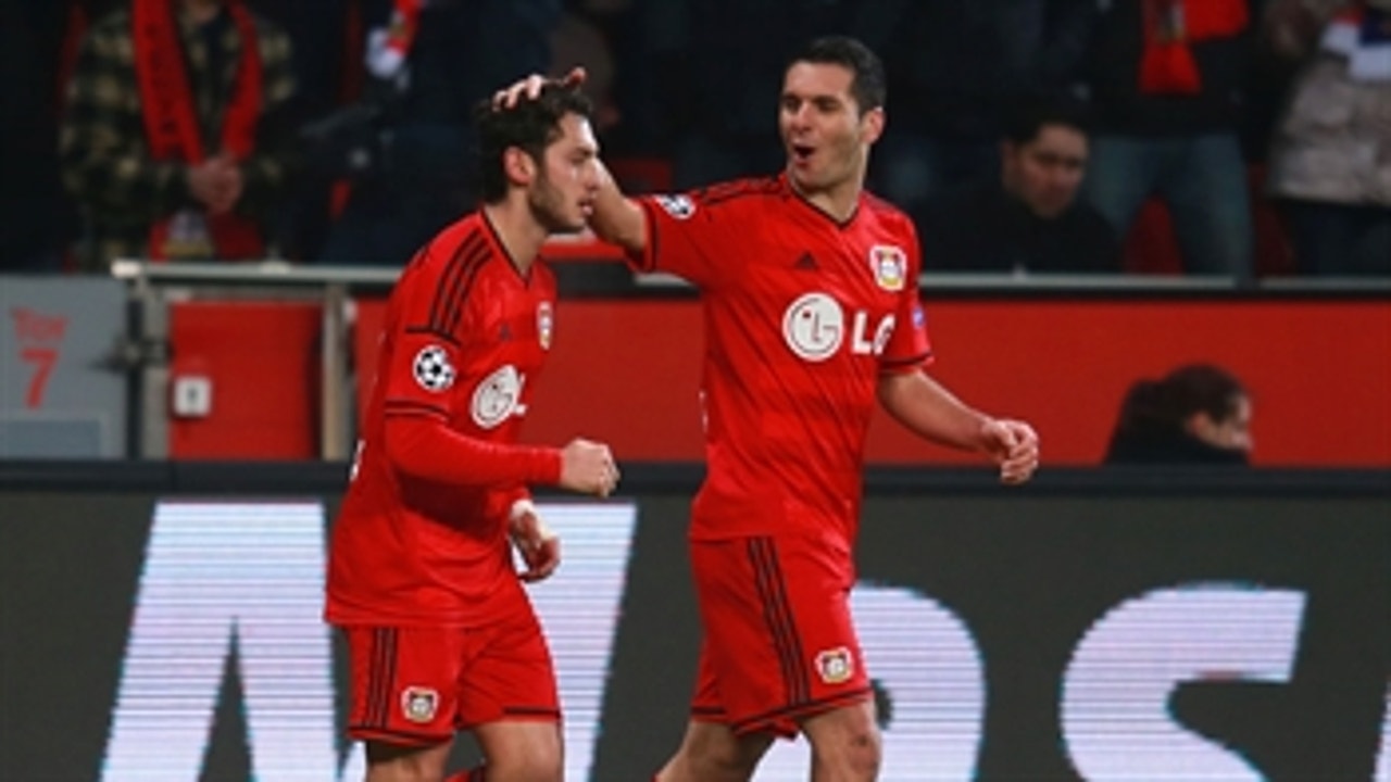 Leverkusen lead Atletico after a rocket from Calhanoglu