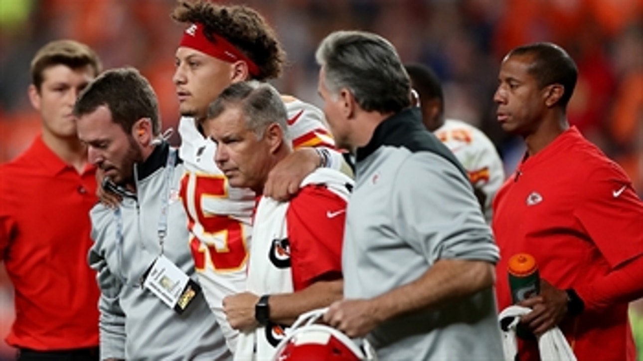 Cris Carter believes Patrick Mahomes will learn to adjust his game after his knee injury in Broncos game