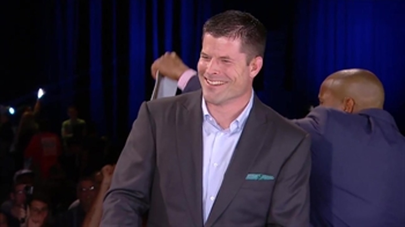 Fans chant 'one more fight!' for Brian Stann