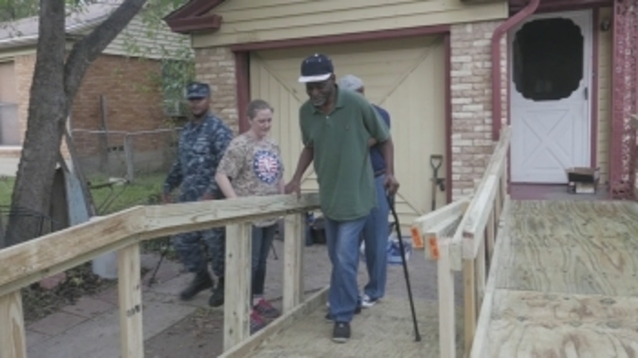 Mavs Insider: Hoop for Troops - Texas Ramp Project