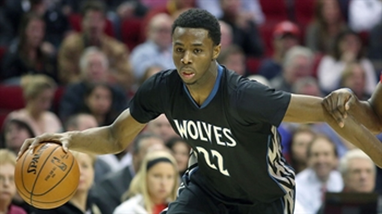 Wolves fall to Rockets