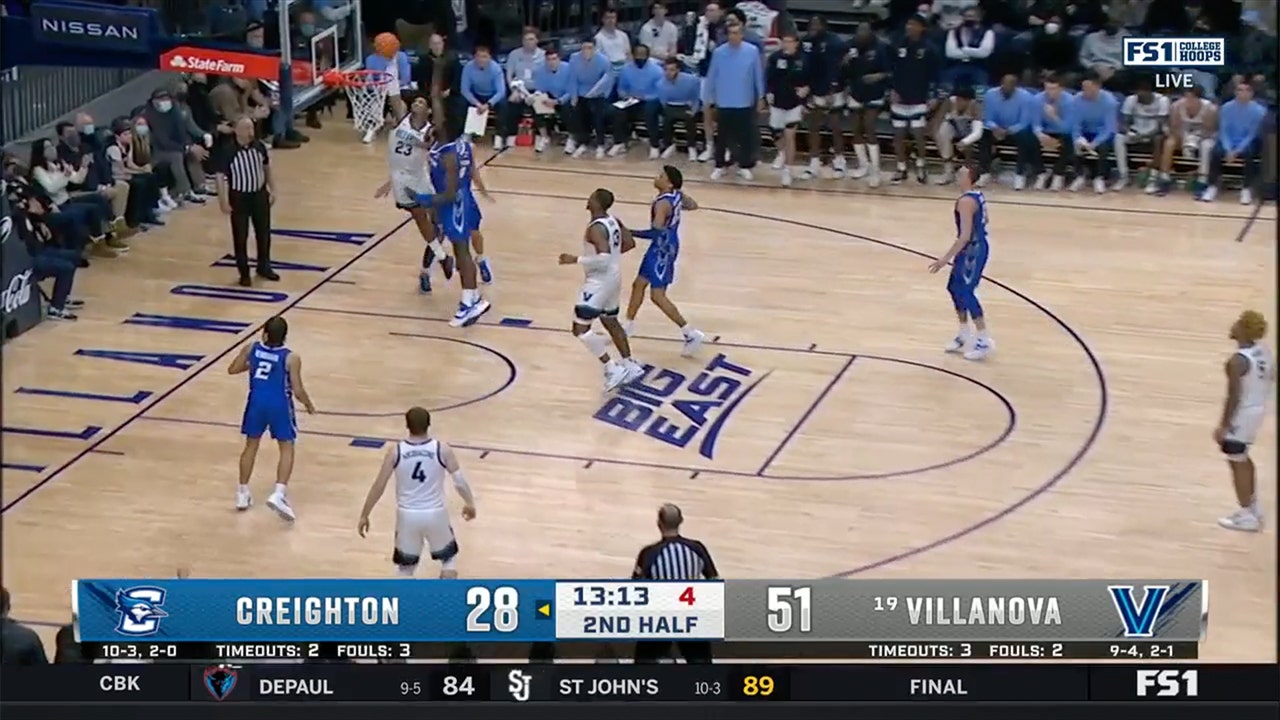Villanova's Jermaine Samuels shows off athleticism with wild poster dunk