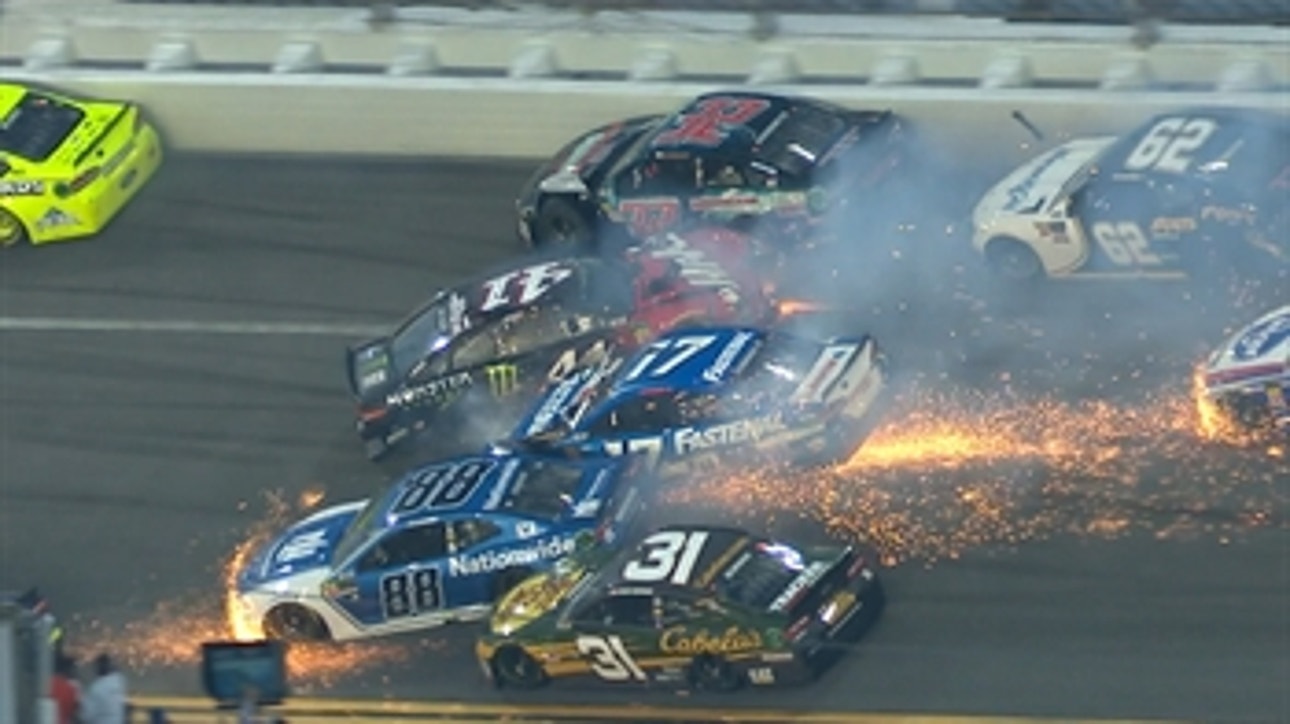 Kurt Busch & Alex Bowman collected in massive late wreck | 2018 DAYTONA 500 | FOX NASCAR