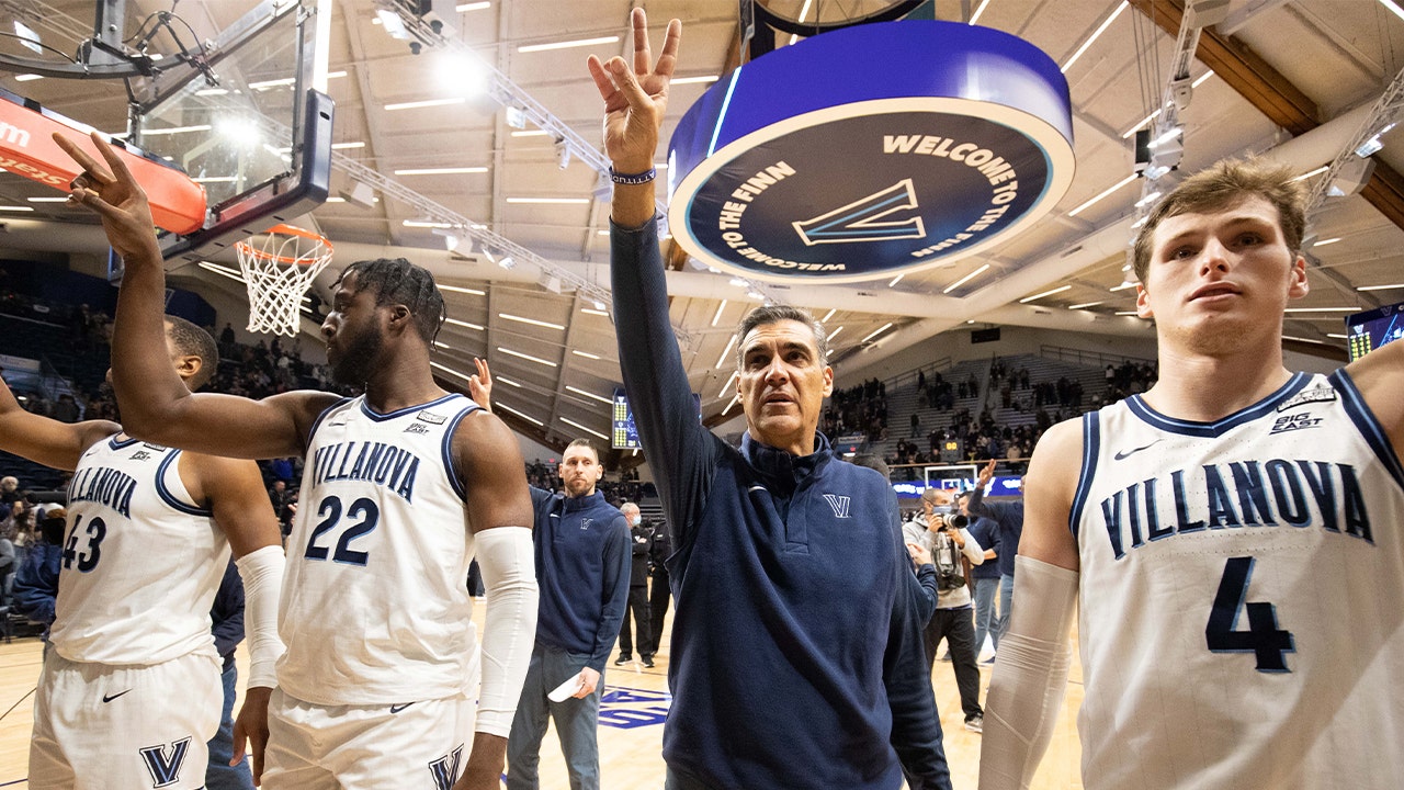 'It's not easy!' - Jay Wright talks reaching 500 wins with Villanova, team improvements, and more