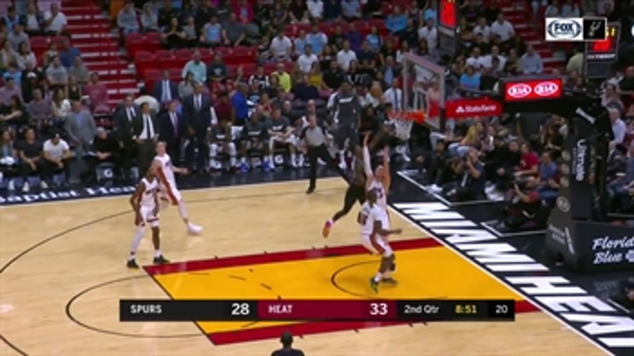 HIGHLIGHTS: Lonnie Walker hits the Transition Layup in Traffic