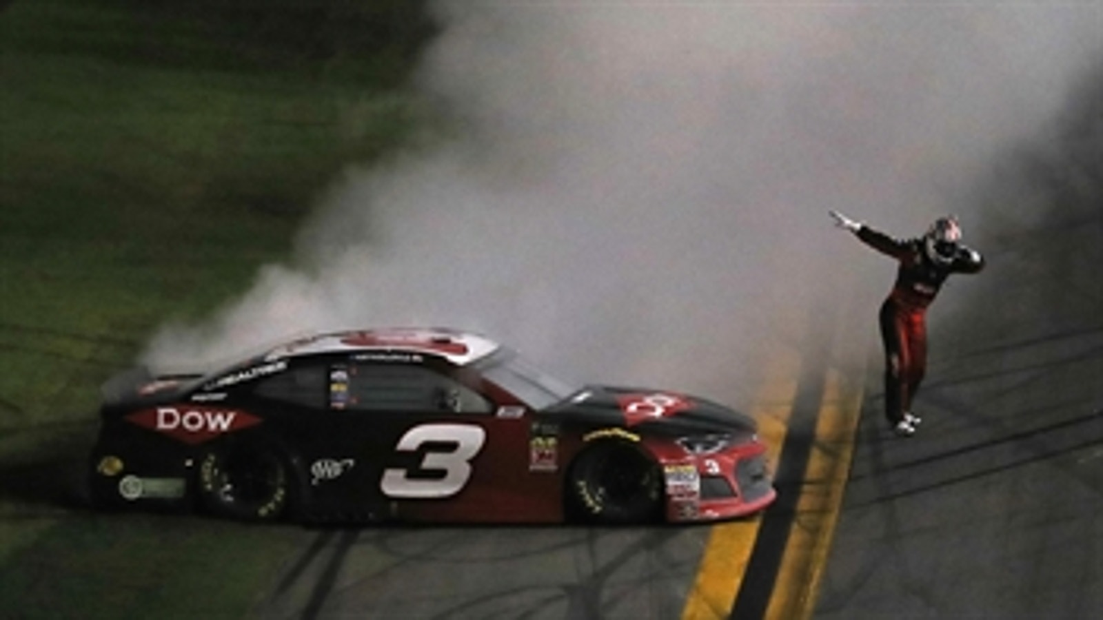 Austin Dillon wins 2018 Daytona 500 with a last-lap pass on Aric Almirola