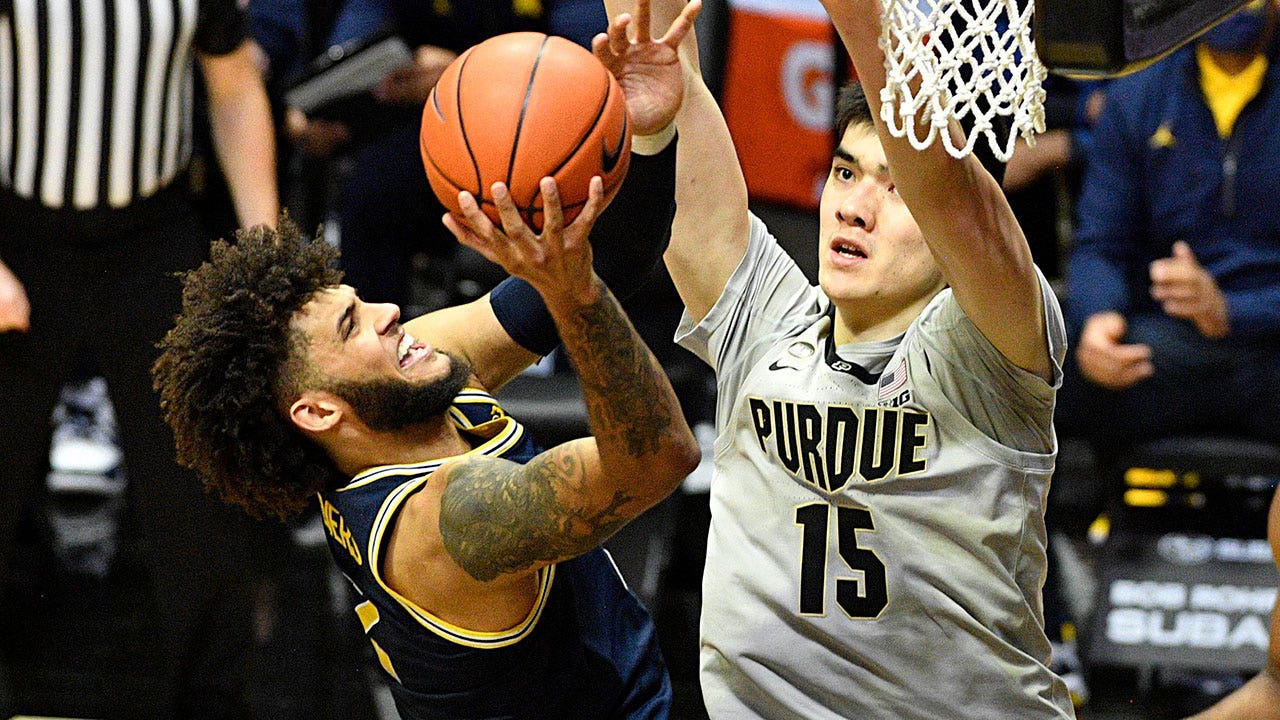 Isaiah Livers' 22-point, 10-rebound performance leads No. 7 Michigan to 70-53 win over Purdue
