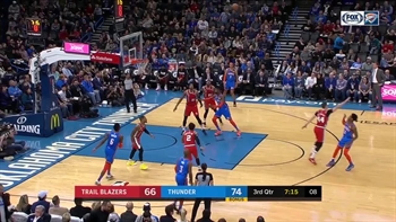 HIGHLIGHTS: Chris Paul Goes up with the Floater in the 3rd Quarter