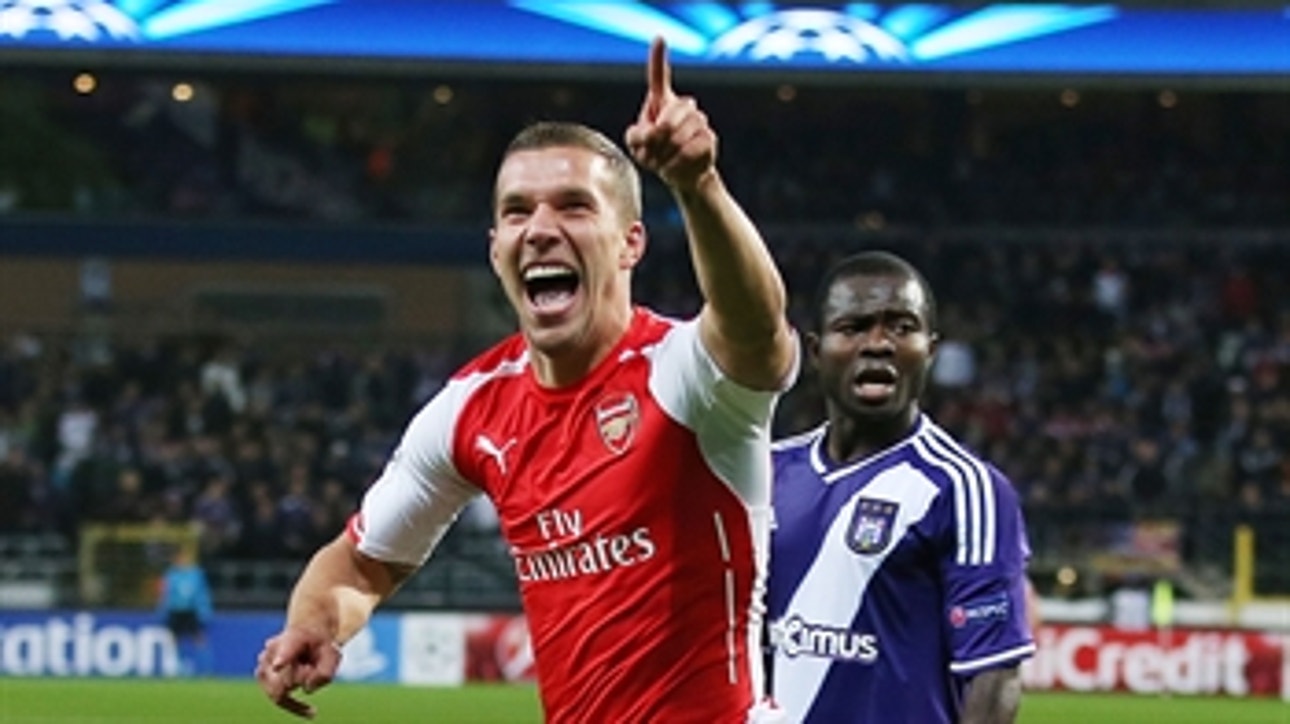 Podolski scores last-minute winner for Arsenal