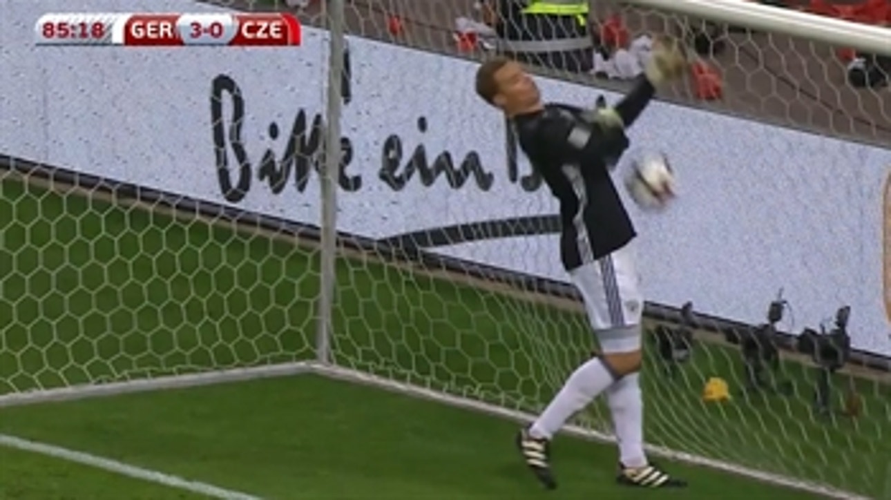 Manuel Neuer kicks ball into his own face