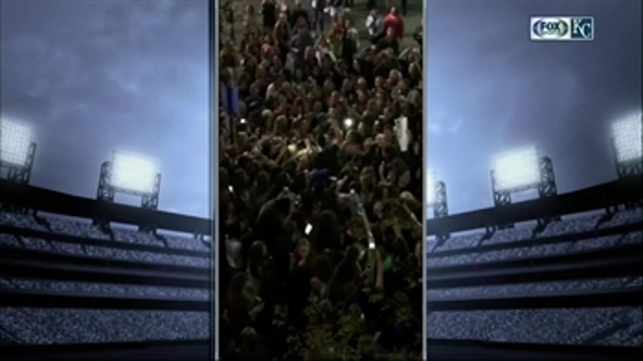 Hosmer mobbed by fans after Bieber concert