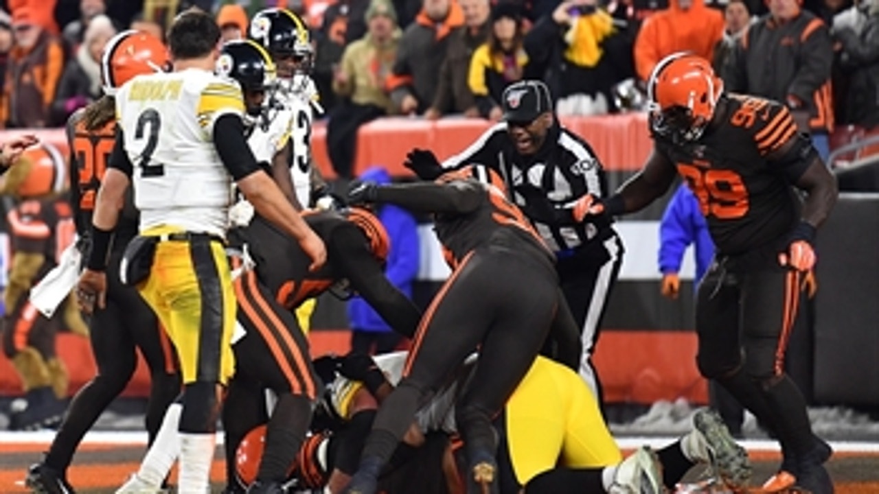 Browns beat Steelers 21-7, as ugly scene ensues in Cleveland