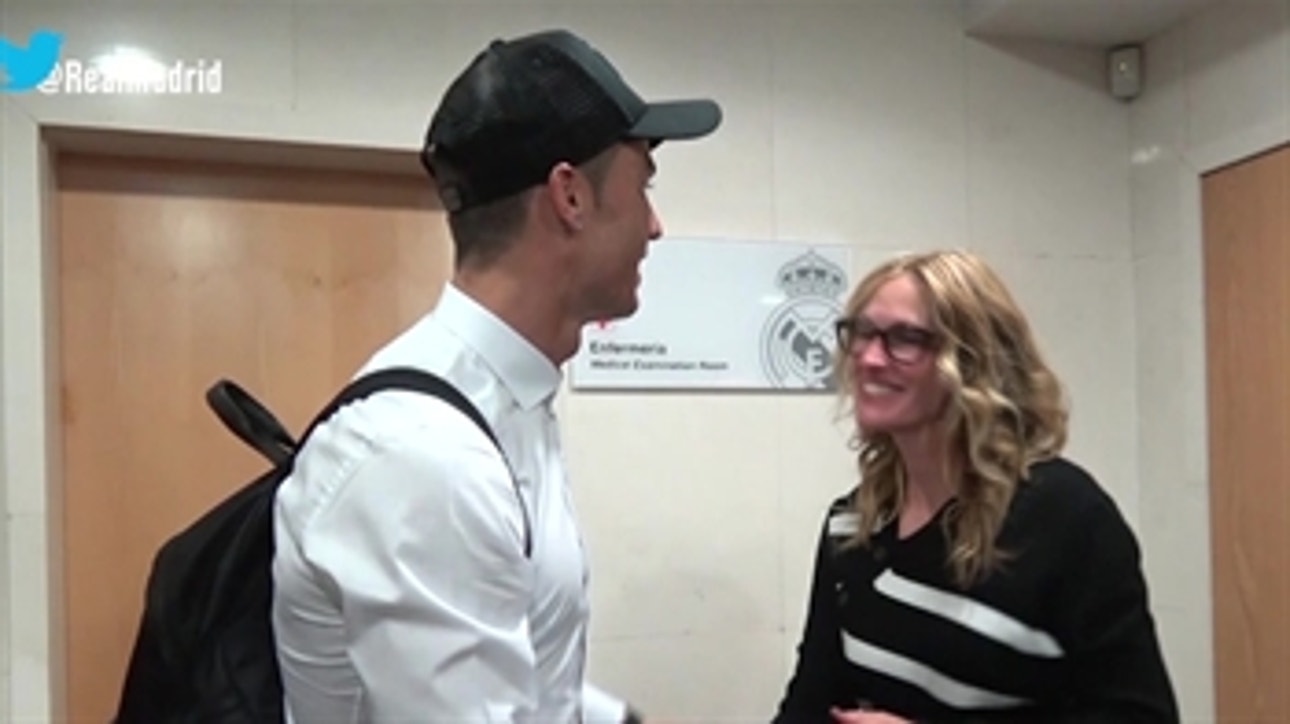 Julia Roberts gets starstruck by Real Madrid players