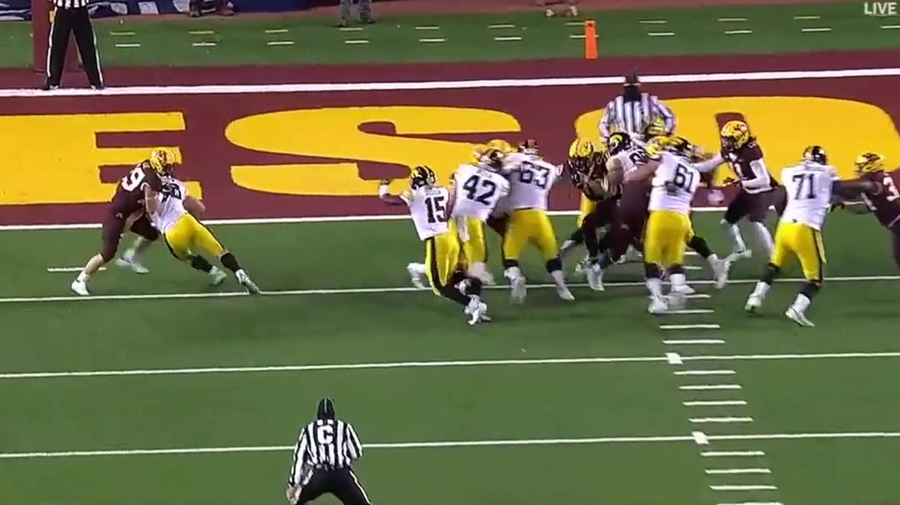 Iowa RB Tyler Goodson scores TD from the wildcat to give Hawkeyes 14-0 lead over Minnesota